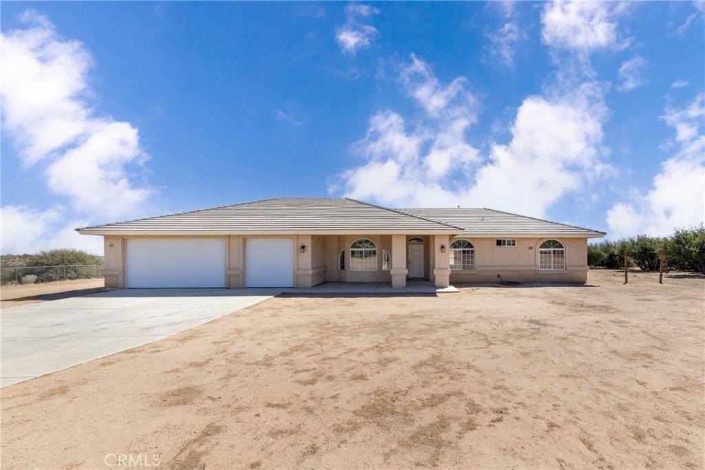 11155 Prairie TRL, Oak Hills, CA 92344