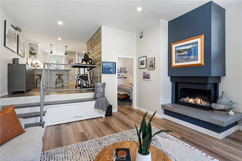 5109 Marina Pacifica DR N, Long Beach, CA 90803