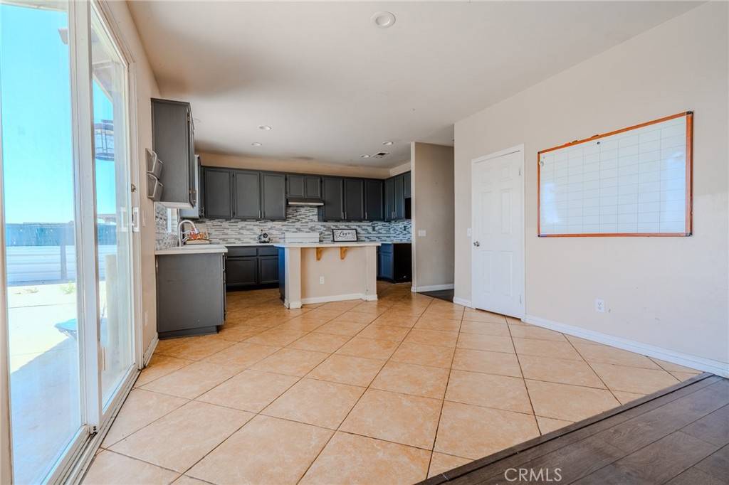 Victorville, CA 92392,11818 Forest Park LN