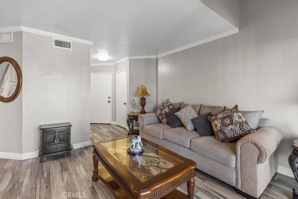 Ontario, CA 91762,817 Granite Privado