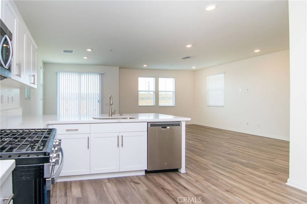 Upland, CA 91784,1592 Redwoods DR