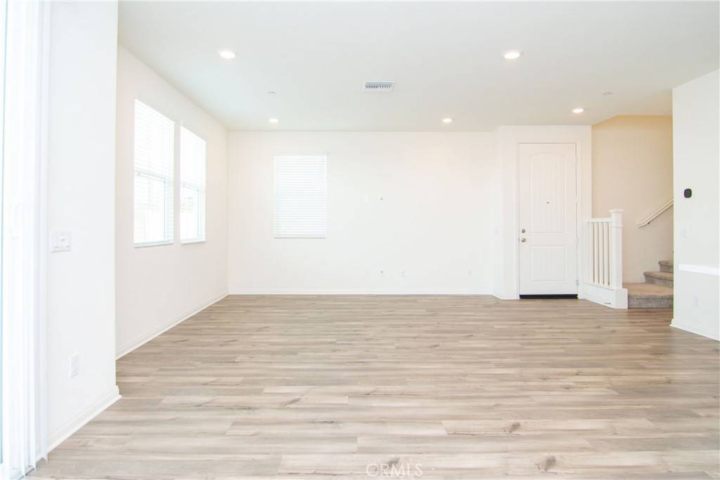 Upland, CA 91784,1592 Redwoods DR