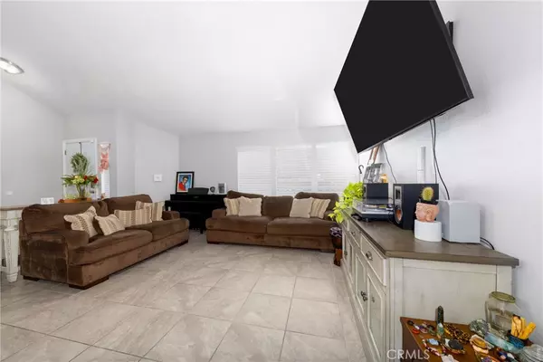 San Bernardino, CA 92407,1380 W 48th ST #30