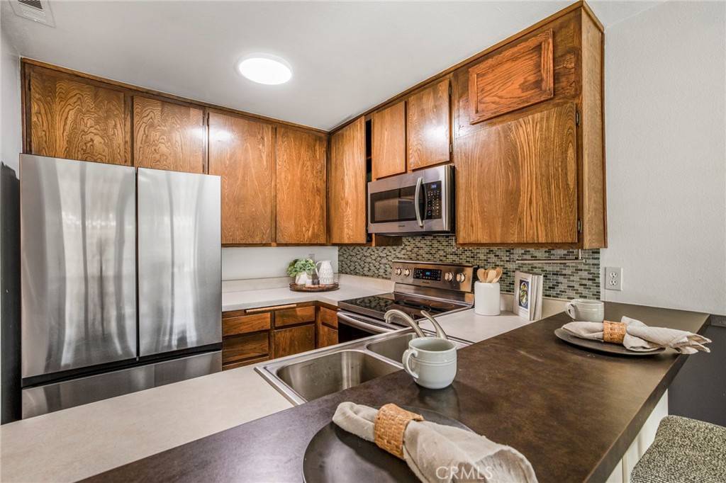 Upland, CA 91786,939 W Pine ST #44/D