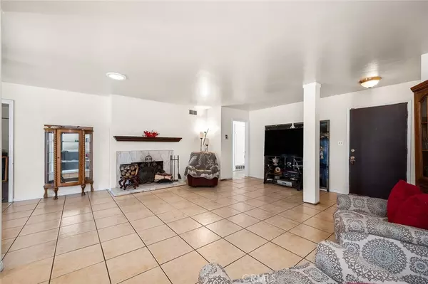West Covina, CA 91790,117 N Morada AVE