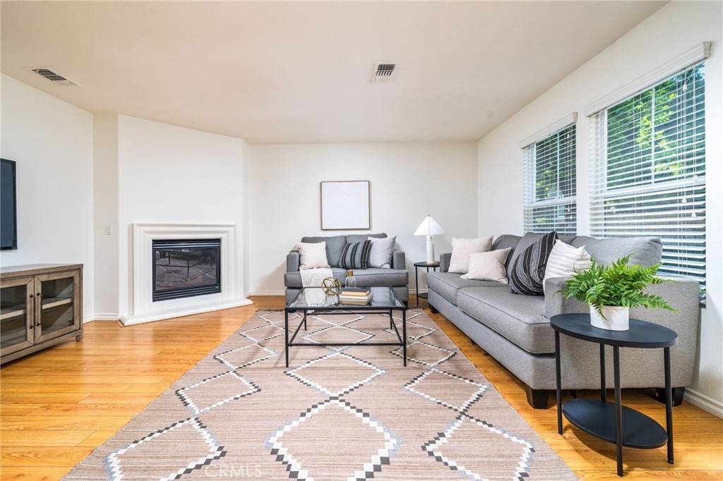 406 N Placer Privado, Ontario, CA 91764