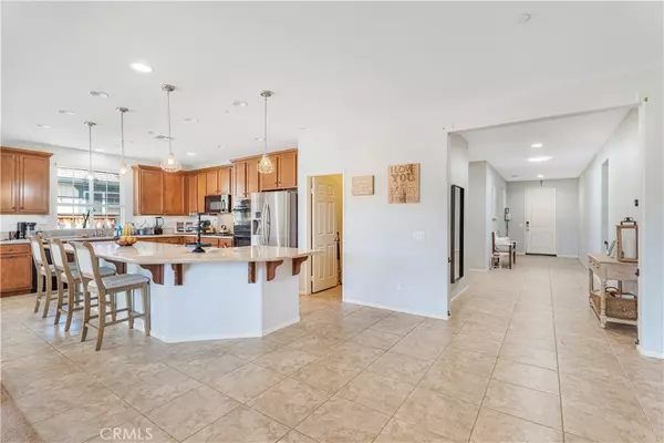 Lake Elsinore, CA 92532,53002 Bantry Bay ST