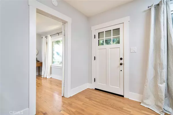 Claremont, CA 91711,330 W 6th ST
