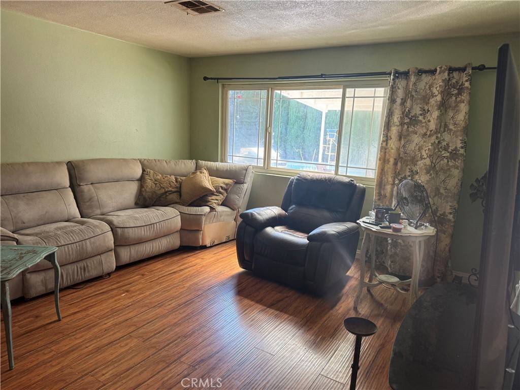 San Bernardino, CA 92407,5196 Sierra RD