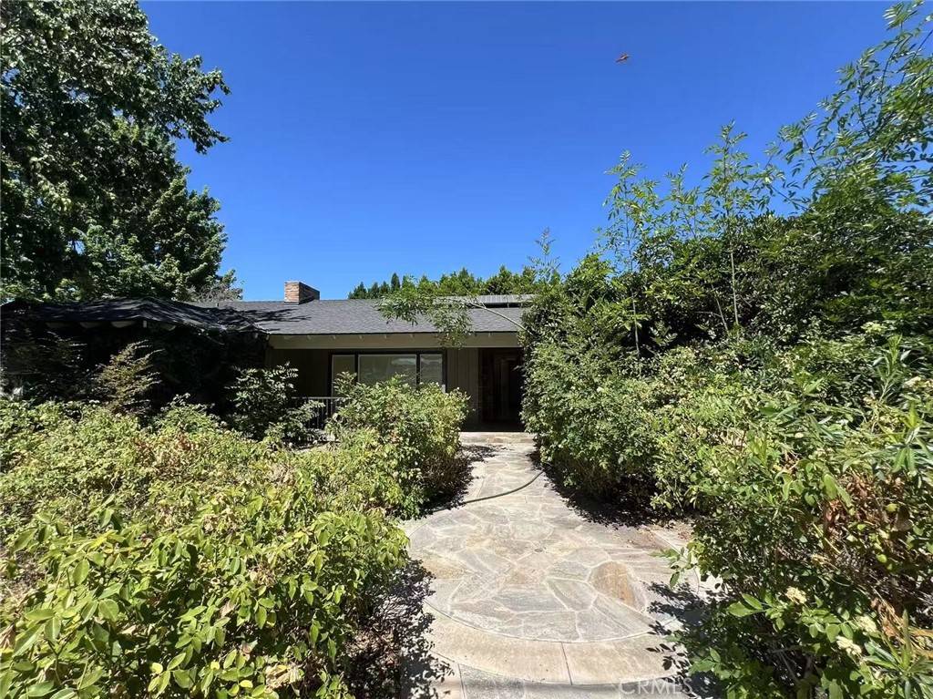 445 N Live Oak AVE, Glendora, CA 91741