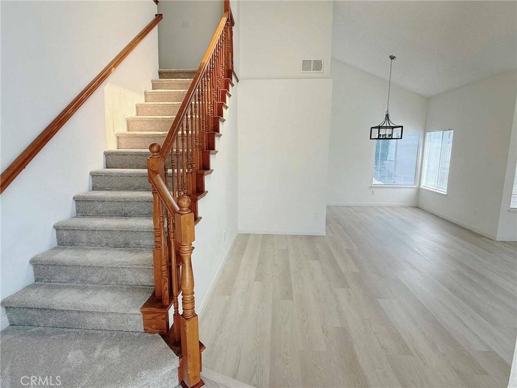 Corona, CA 92882,3261 Mountainside DR