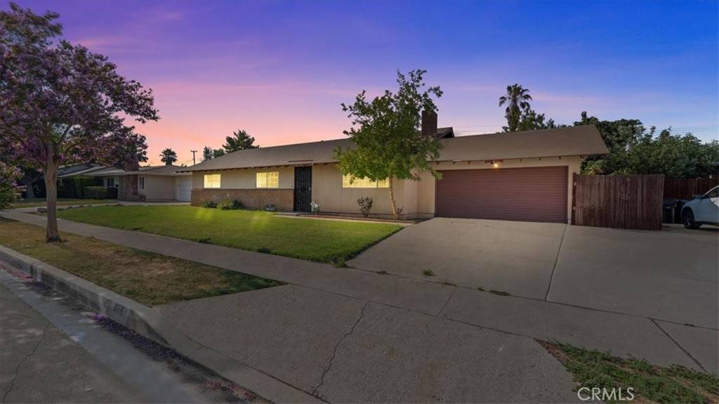 878 E Holly ST, Rialto, CA 92376