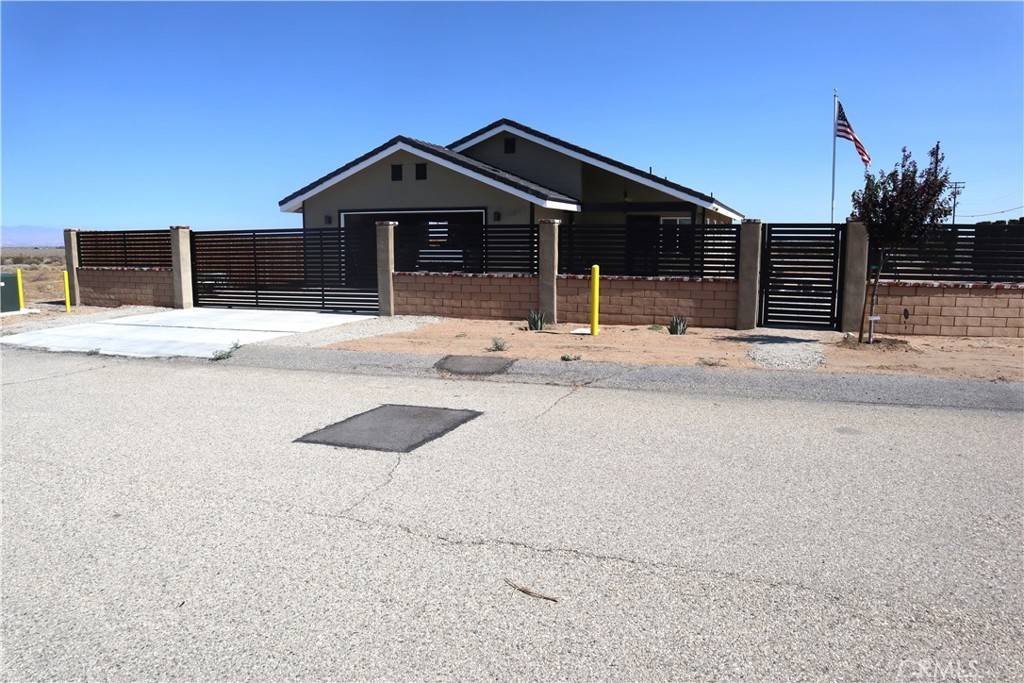 13857 E G 2 AVE #2, Lancaster, CA 93535