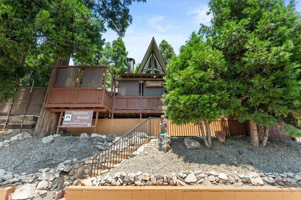 Rimforest, CA 92378,1277 Lovers LN