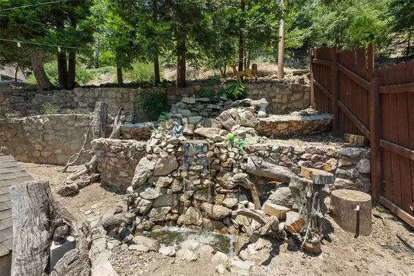 Rimforest, CA 92378,1277 Lovers LN
