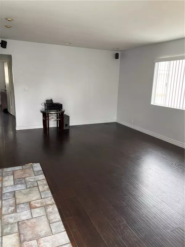 Huntington Beach, CA 92648,413 14th ST #D