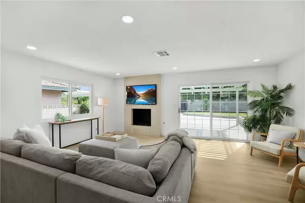 Santa Ana, CA 92705,2713 N Larchmont AVE