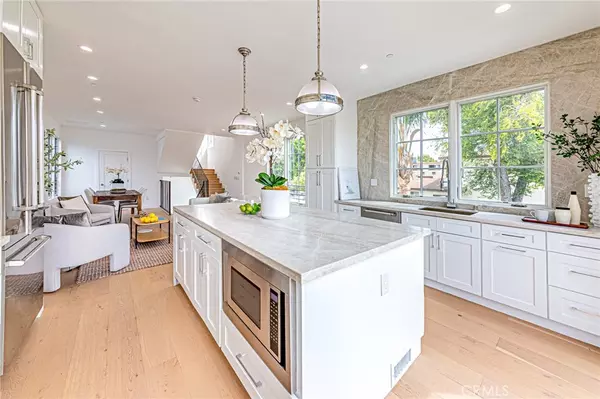 3803 BERRYMAN, Los Angeles, CA 90066