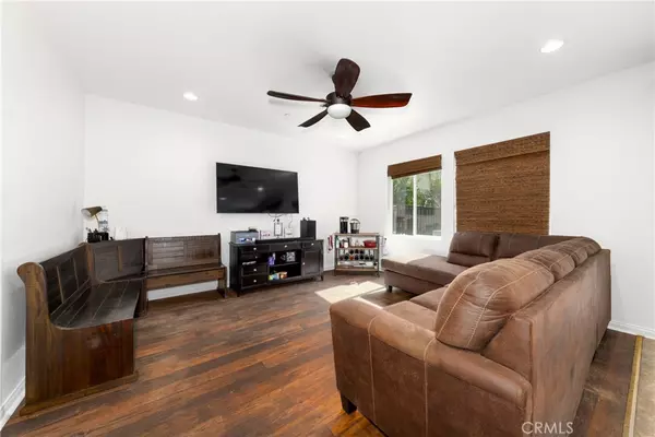 Fontana, CA 92336,5534 Hartness CT