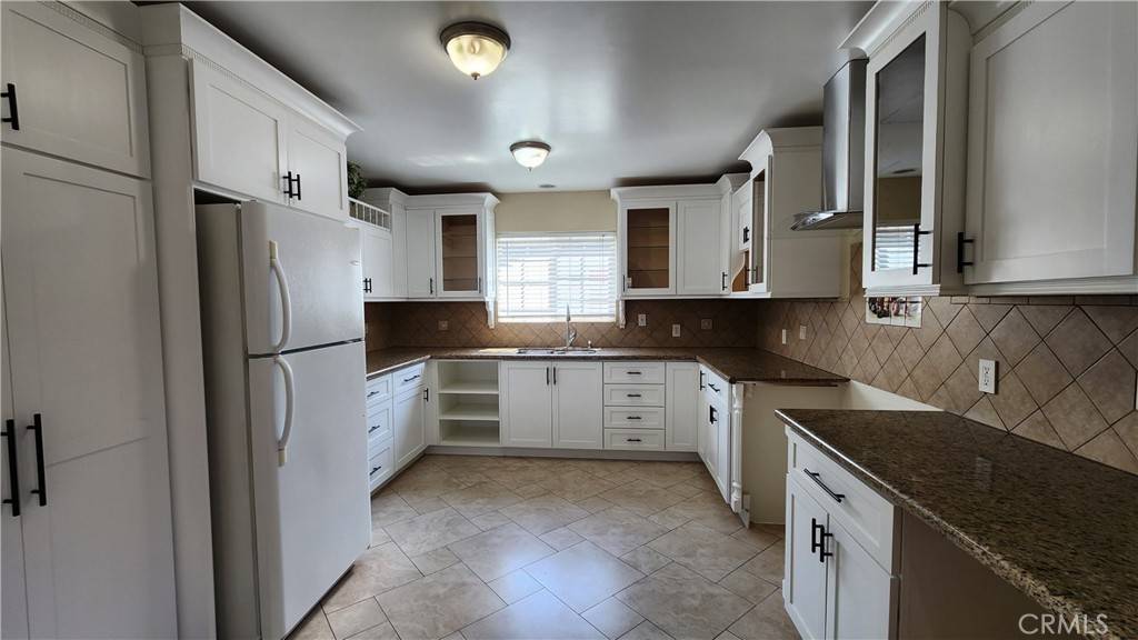 Azusa, CA 91702,927 W 3rd ST