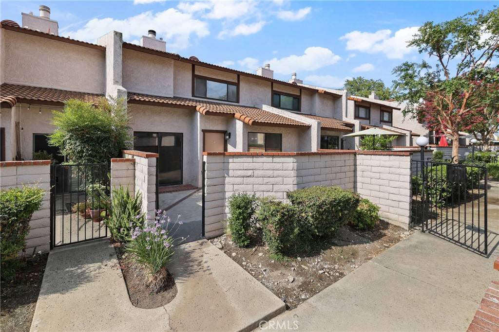 910 N Redding WAY #F, Upland, CA 91786