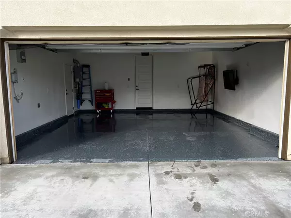Corona, CA 92883,24346 Sundrop DR