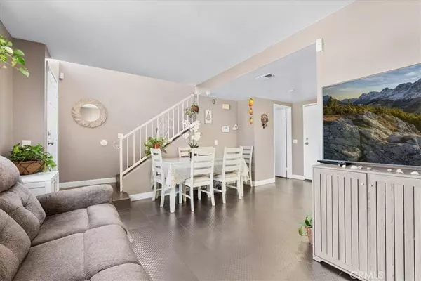 Pomona, CA 91766,886 S Dudley ST #F