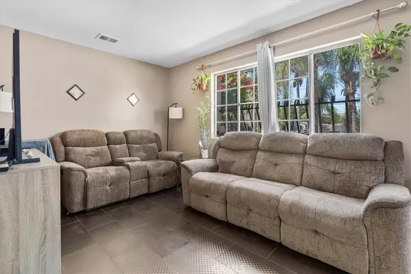 Pomona, CA 91766,886 S Dudley ST #F