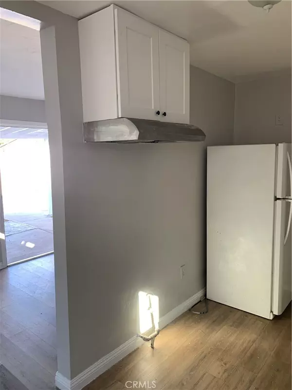 Commerce, CA 90040,6113 greenwood