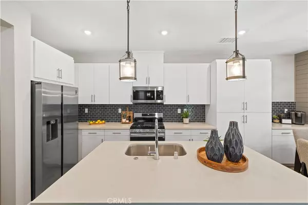 Fontana, CA 92336,15964 Sparrow CT