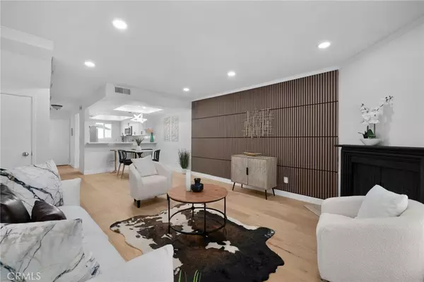 11119 Camarillo St #104, North Hollywood, CA 91602