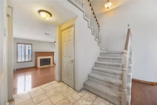 La Verne, CA 91750,5795 Blackbird LN