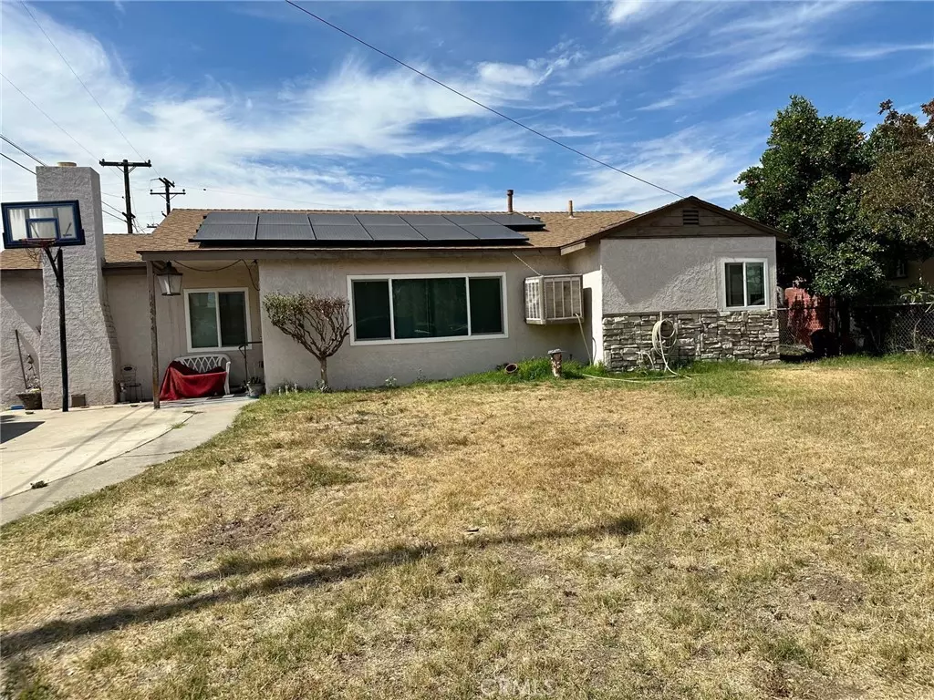 Fontana, CA 92335,16474 Taylor AVE