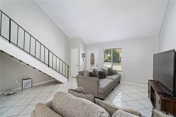 Jurupa Valley, CA 92509,6864 John Dr