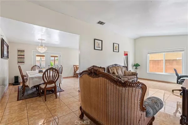 Fontana, CA 92336,7365 Cypress AVE