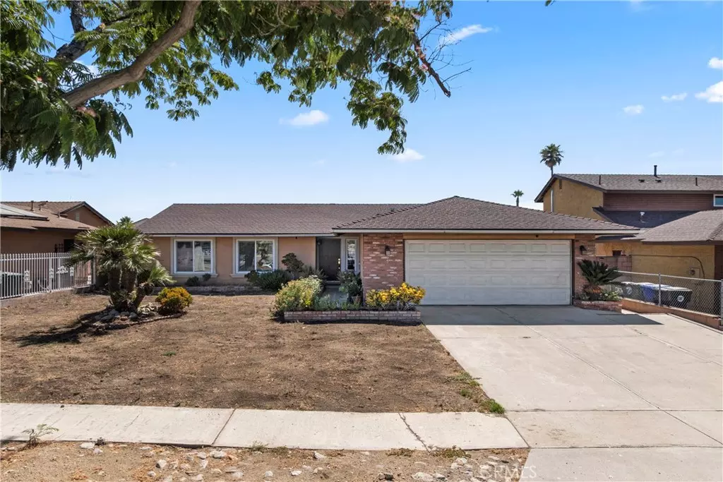 Fontana, CA 92336,7365 Cypress AVE