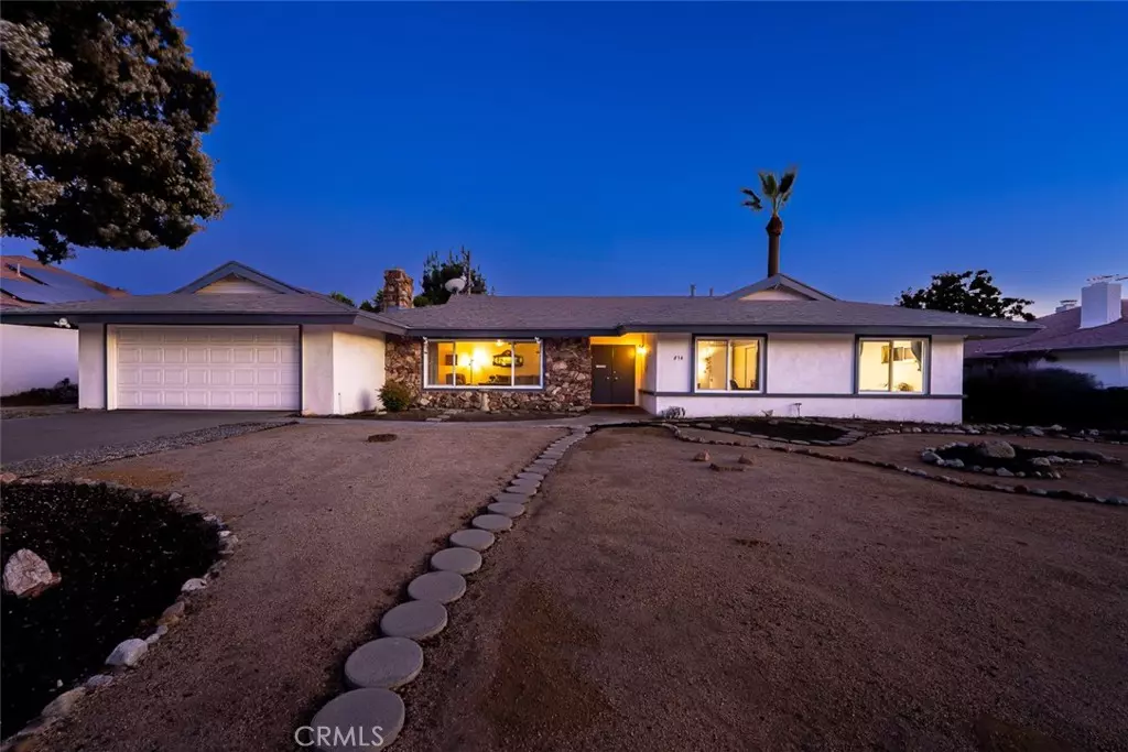 Claremont, CA 91711,834 Hood DR