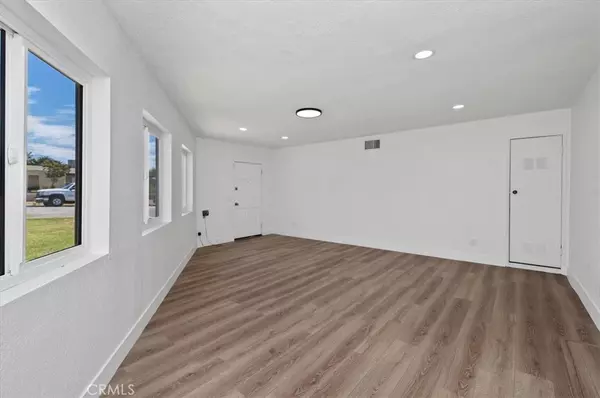 San Bernardino, CA 92404,5422 Newbury AVE