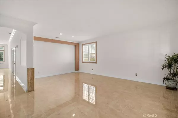Corona, CA 92878,960 Hemingway DR