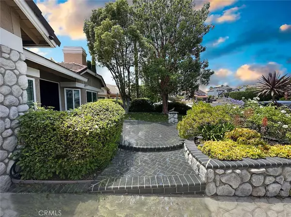 Yorba Linda, CA 92887,21630 Dunrobin WAY