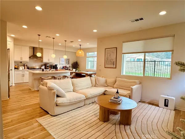 Corona, CA 92883,24218 Hillcrest DR