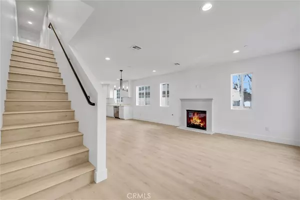 Fontana, CA 92335,16385 Valencia AVE #1