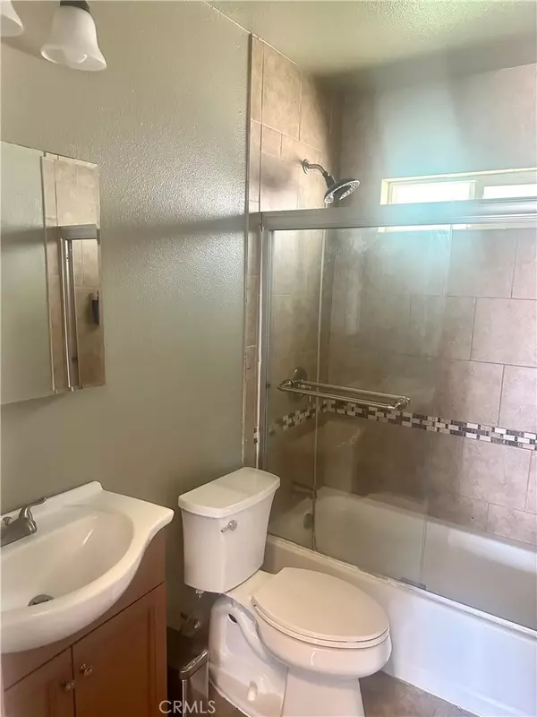 Rialto, CA 92376,190 W 3rd ST