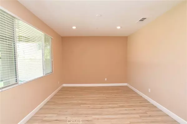 Fontana, CA 92336,8011 Sea Salt AVE