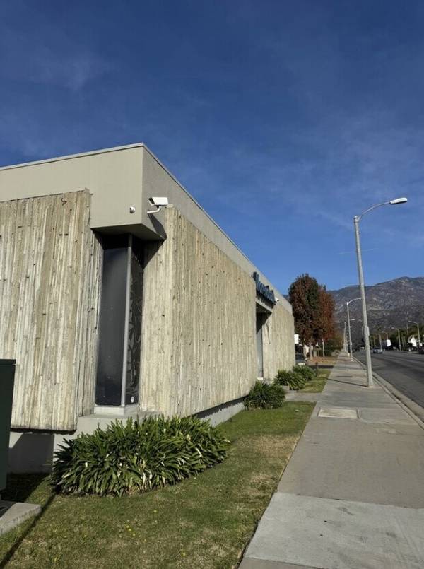 Monrovia, CA 91016,1107 S Mountain Ave.