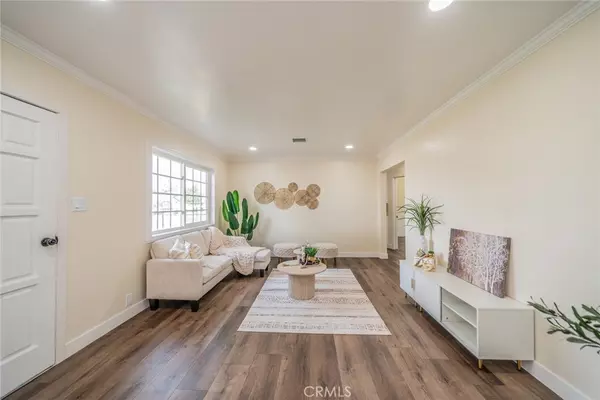 Fontana, CA 92335,8203 Redwood AVE
