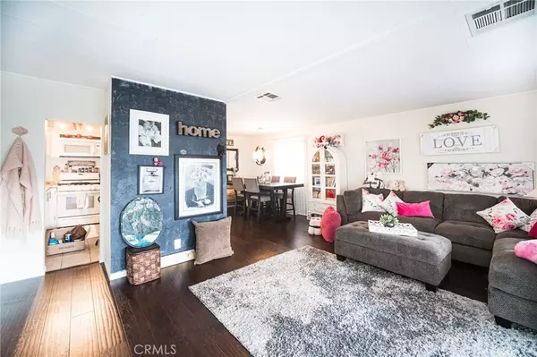 La Verne, CA 91750,2755 Arrow #150