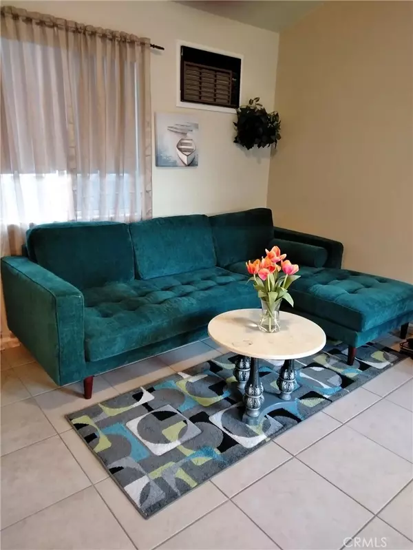 La Verne, CA 91750,2318 5th ST