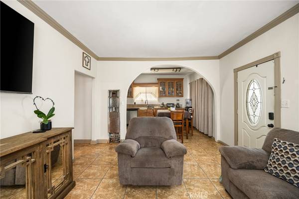 Long Beach, CA 90813,1912 E 10th ST