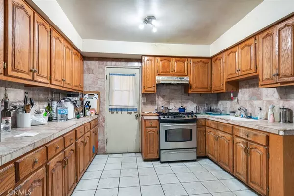 Fullerton, CA 92832,530 W Elm AVE